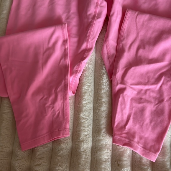 Every day soft ultra high rise leggings - Picture 2 of 5